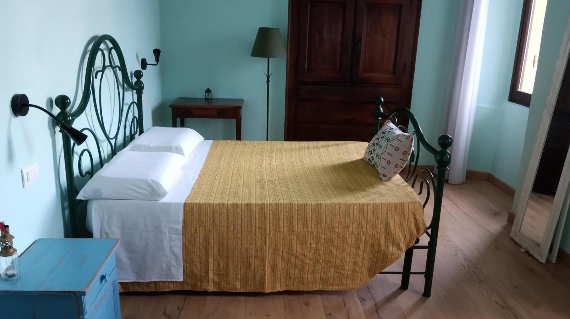 Namaste Apartment Fiumelatte Βαρένα Δωμάτιο φωτογραφία