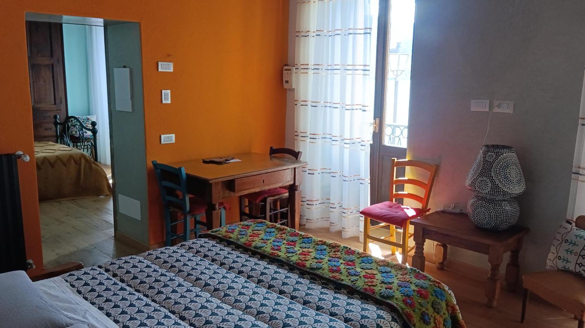 Namaste Apartment Fiumelatte Βαρένα Εξωτερικό φωτογραφία